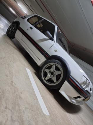 פיג'ו 205 (1992)