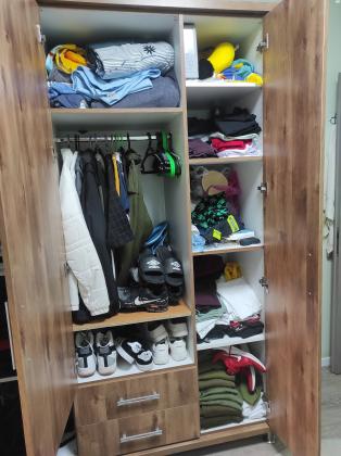 שולחן כתיבה כולל מגירות+ארון בגדים