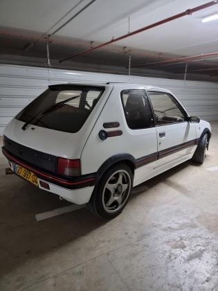 פיג'ו 205 (1992)