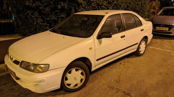 ניסאן אלמרה (1999)