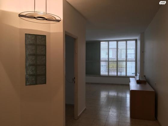 שדרות ירושלים 85 (מרום נווה)