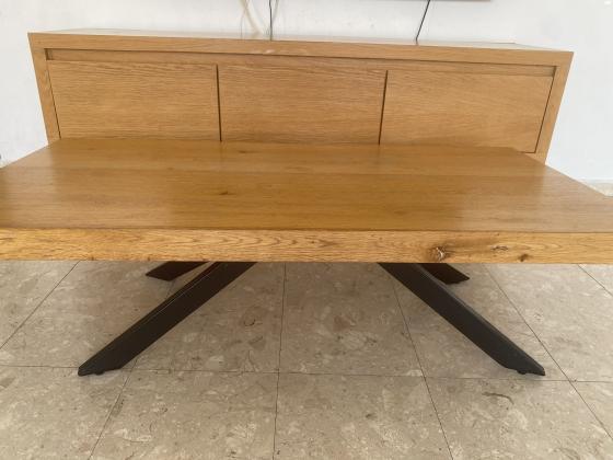 מזנון ושולחן לסלון במצב מצויין!