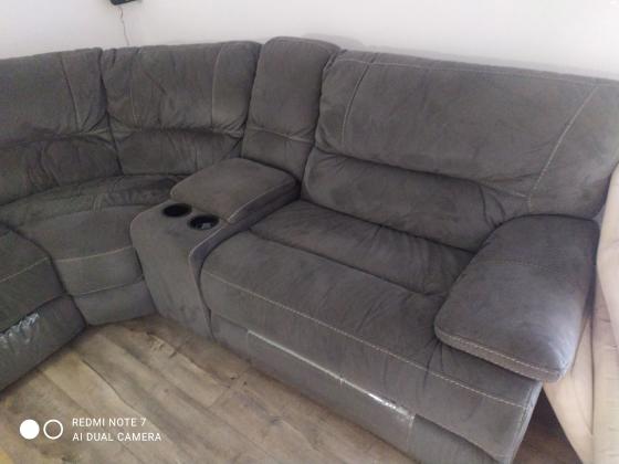 סלון פינתי של אמריקן קומפורט