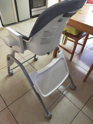 כסא אוכל לתינוק או פעוט במצב טוב מאוד