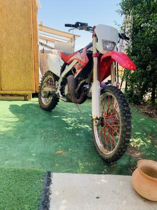 HM מוטו איטליה CRE Six Comp 2T 12 (2013)