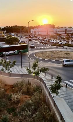 שדרות יצחק שמיר 10 (גלי כרמל, ז'בוטינסקי)