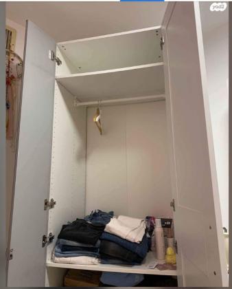 ארון IKEA שתי דלתות