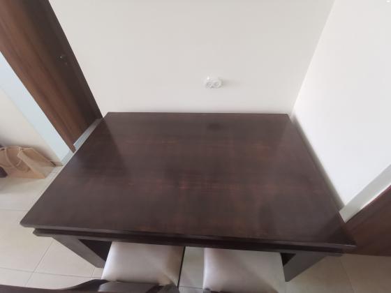 שולחן פינת אוכל צבע ונגה,