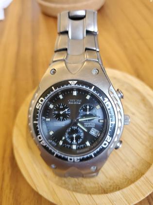 שעון סיטיזן אקו דרייב, נטען מאור השמש