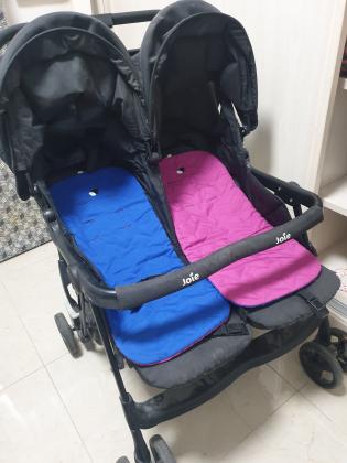 עגלת תאומים ממש קלה!!! מתקפלת