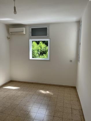 לאה גולדברג 10 (נאות אפקה ב)