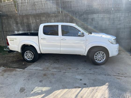 טויוטה היילקס ויגו 4X4 (2013)