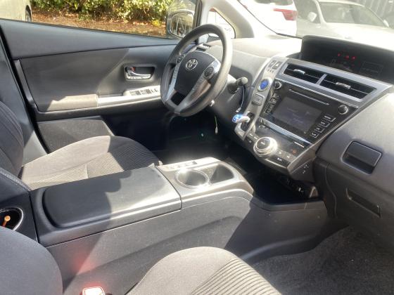 טויוטה פריוס פלוס הייבריד (2020)