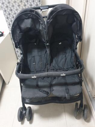 עגלת תאומים ממש קלה!!! מתקפלת