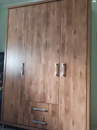 שולחן כתיבה כולל מגירות+ארון בגדים