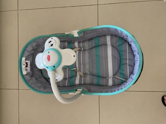 טרמפולינה של טייני לאב בצבע