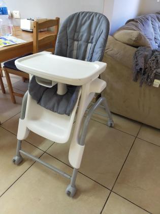 כסא אוכל לתינוק או פעוט במצב טוב מאוד