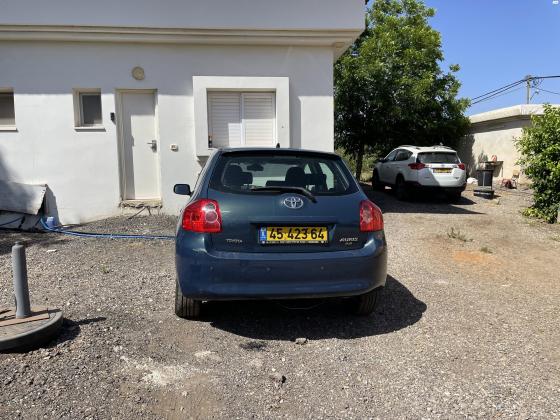 טויוטה אוריס (2008)