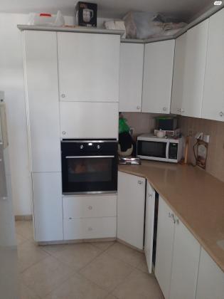 בושם 93 (לבנה)