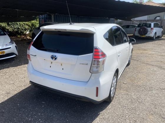 טויוטה פריוס פלוס הייבריד (2020)