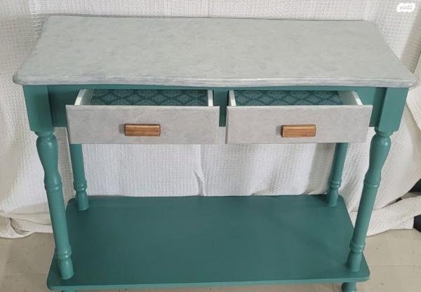 שידת כניסה בצבע טורקיז עמוק