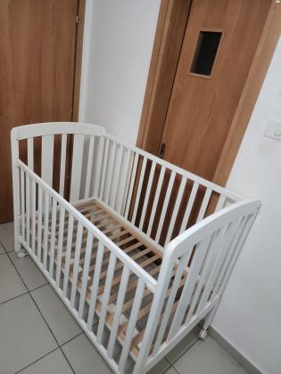 מיטת תינוק רהיטי סגל נקנתה