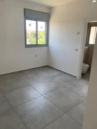 חנה רובינא 6 (מרכז)