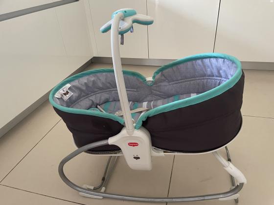 טרמפולינה של טייני לאב בצבע