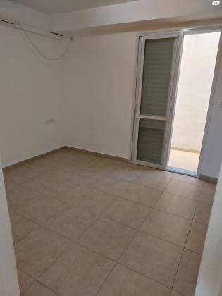 הרותם 66 (צמח השדה)