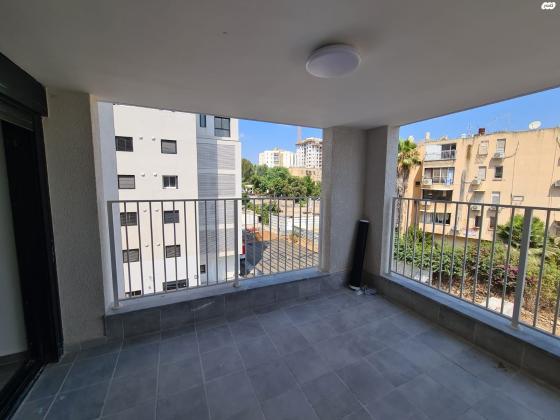 מעפילי אגוז 29 (נוה חן)