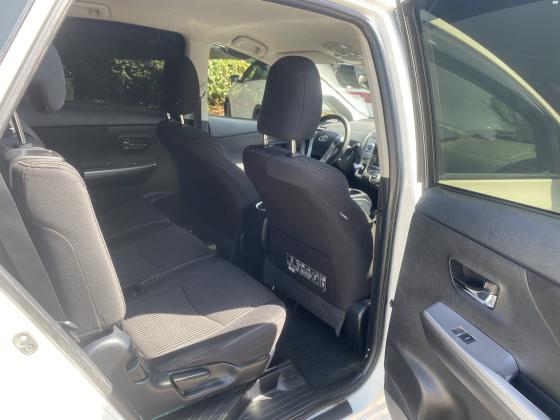 טויוטה פריוס פלוס הייבריד (2020)