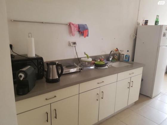 כיכר הקניזי 8 (שכונה ד)