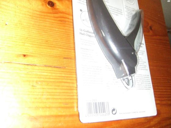 מספריים לציפורניים לחתולים או כלבים