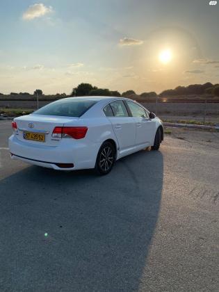 טויוטה אוונסיס (2014)