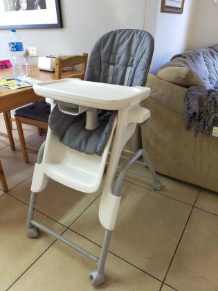כסא אוכל לתינוק או פעוט במצב טוב מאוד