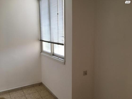 שדרות ירושלים 85 (מרום נווה)