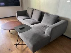 הספה נרכשה מזהבי רהיטים בעיצוב
