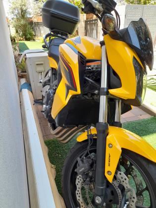 הונדה CB650F (2015)