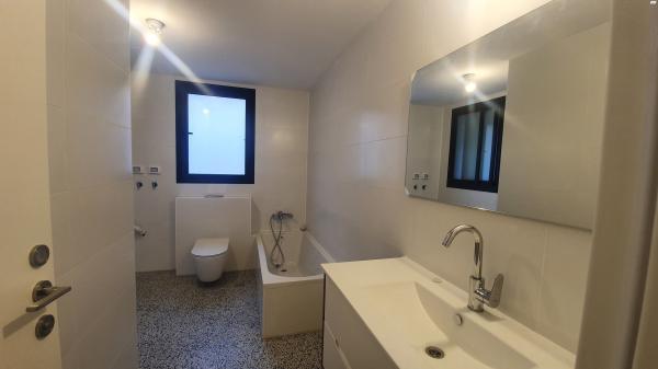 גבע 4 (ארלוזרוב)