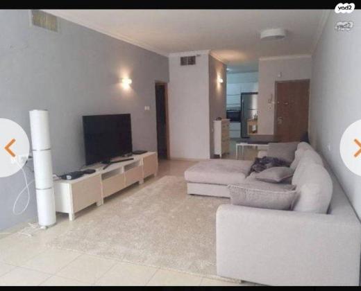 יגאל אלון 8 (מרכז)