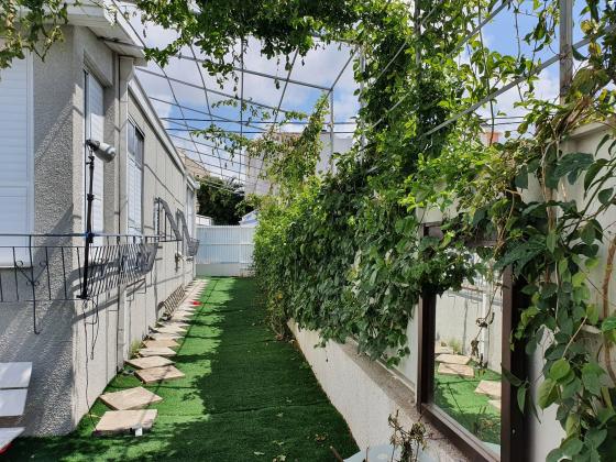 הרב הרצוג 5 (השכונה הותיקה)