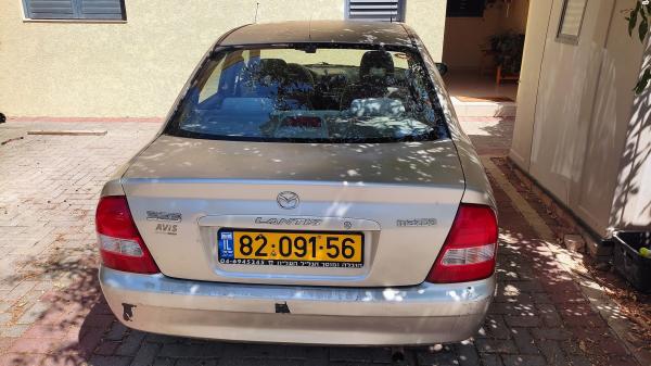 מאזדה 323 לאנטיס (2004)