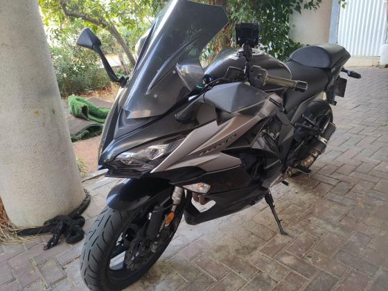 קאוואסאקי Z1000SX (2017)