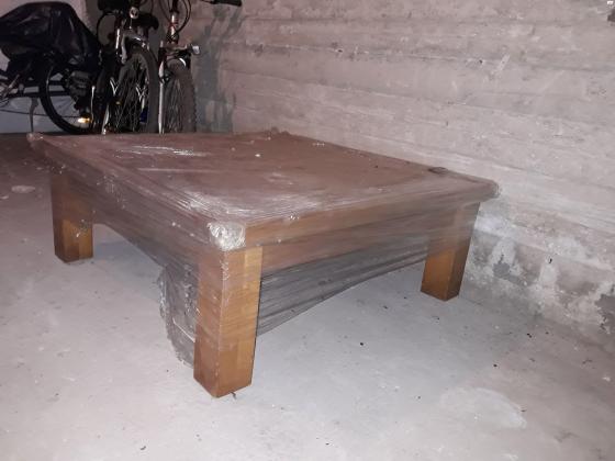 שולחן מעץ מלא עבה ומאוד איכותי