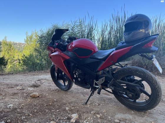 הונדה CBR125R (2014)