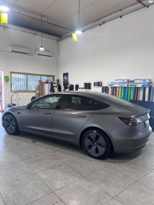 טסלה מודל 3 (2021)