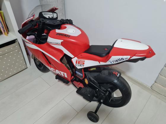 אופנוע ממונע לילדים של חברת