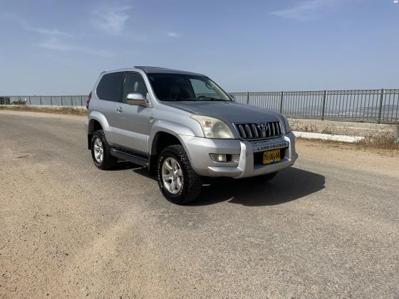 טויוטה לנד קרוזר קצר (2008)