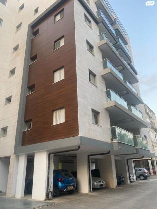 יגאל אלון 8 (מרכז)