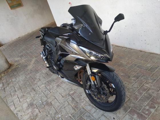 קאוואסאקי Z1000SX (2017)